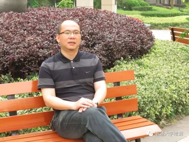 胡俊峰会员是南通大学商学院的副教授,担任南通大学民进总支委员、民进南通市委员会经济专委会副主任,民进江苏省科技工作委员会委员,并受聘为南通市党外代表人士党风监督员、南通市经济学会理事。该同志目前还作为江苏省第七批科技镇长团成员挂职省级如皋高新区管委会副主任,如皋市人才办副主任和科技镇长团副团长.JPG 图片